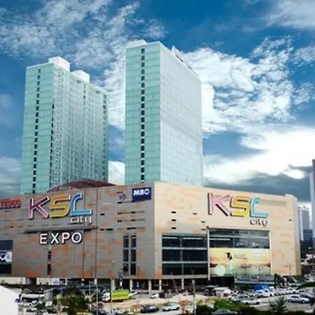Signature Private Pool 16Pax Ksl Midvalley Johor Bahru Exterior photo