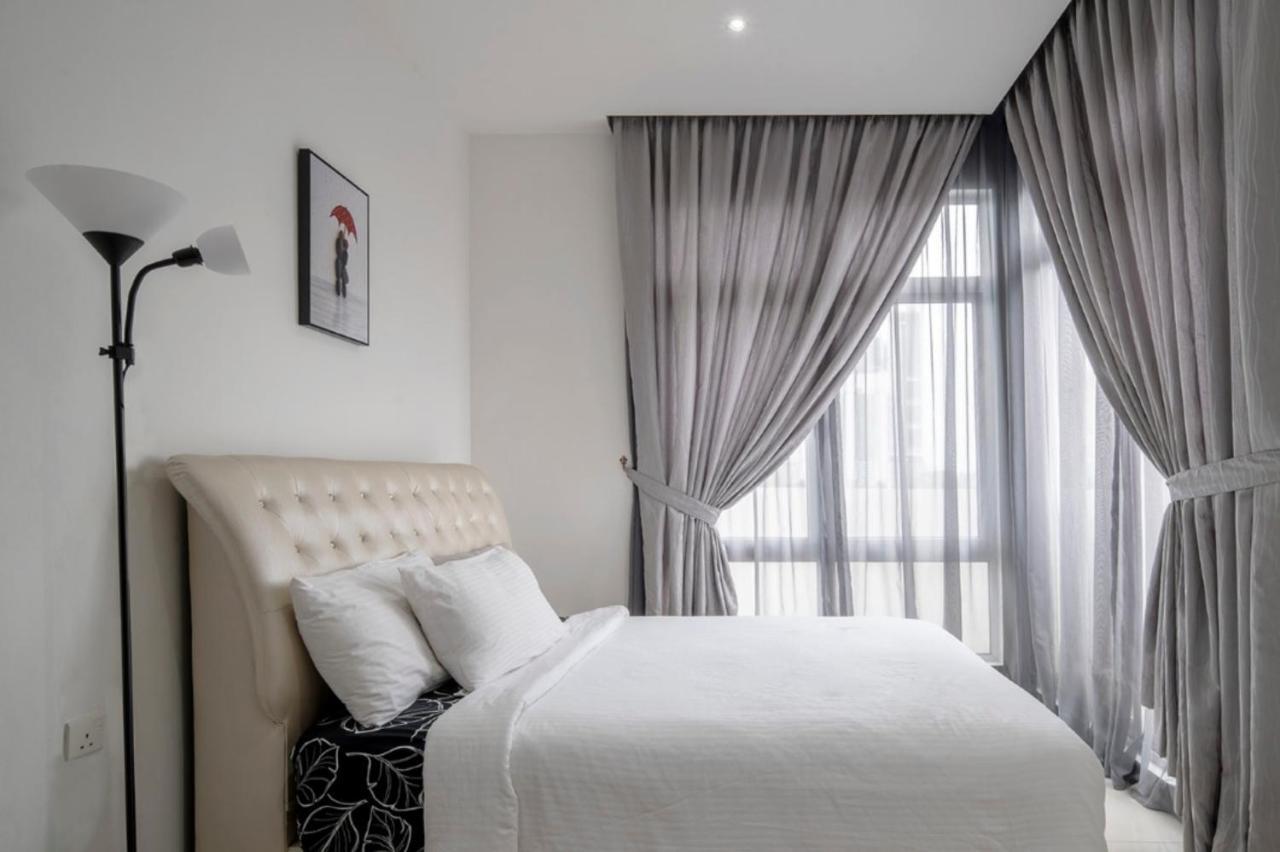 Signature Private Pool 16pax Ksl Midvalley Apartment