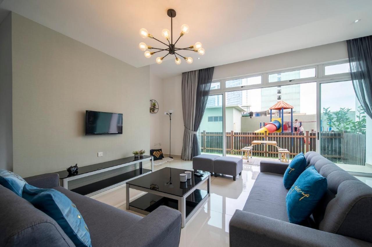 Signature Private Pool 16pax Ksl Midvalley *
